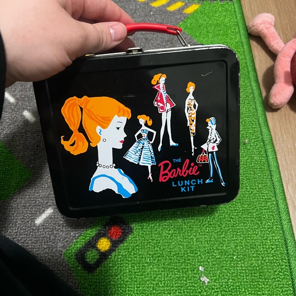 Vintage Barbie Lunch Box with Retro Design - Picture 2 of 7